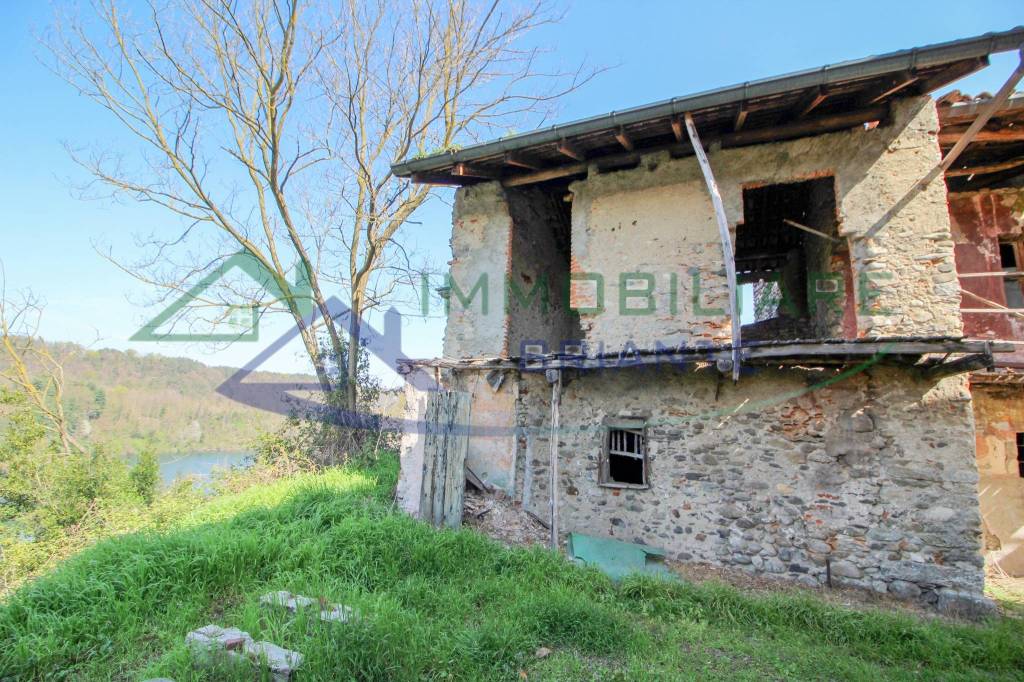 Casale in vendita a Somma Lombardo via Don Eugenio Assi