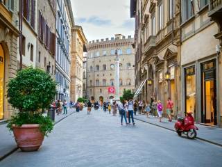 Abbigliamento in in vendita da privato a firenze via della vigna nuova, 15