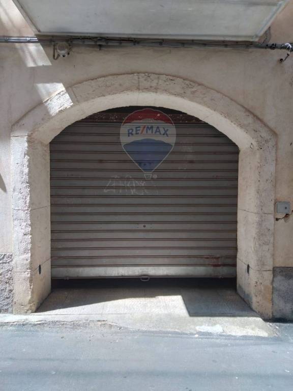 Garage in vendita a Caltagirone via Celso, 102