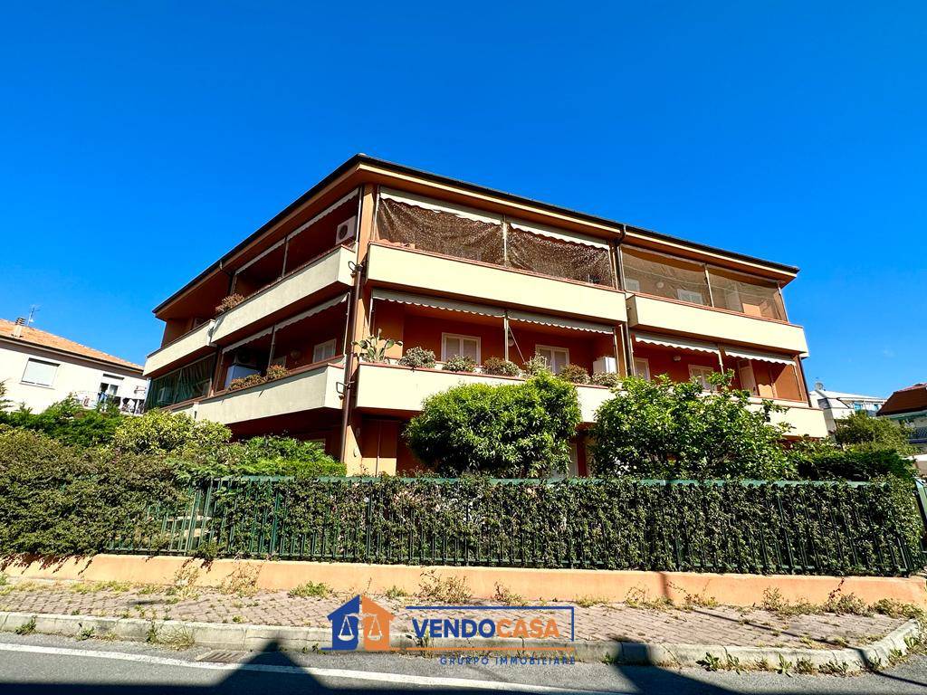 Appartamento in vendita a Loano via Ortigara