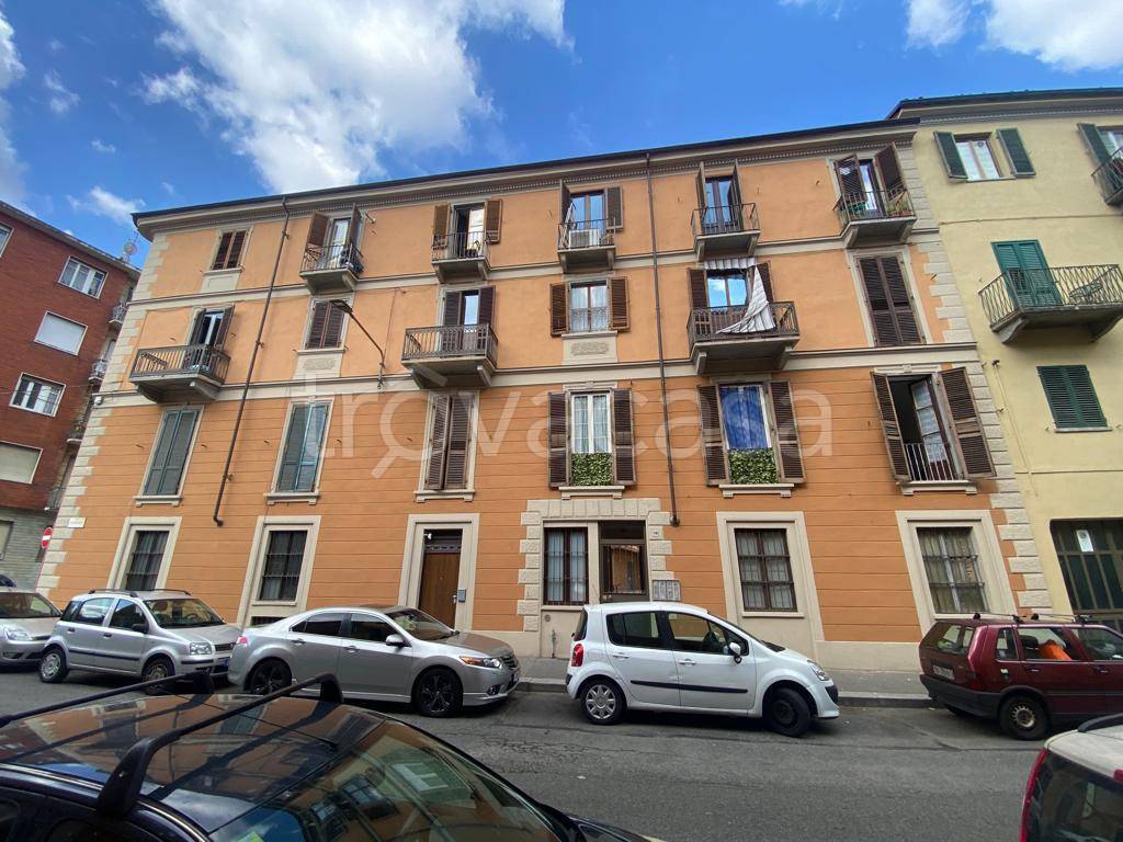 Appartamento in vendita a Torino via Macerata, 19