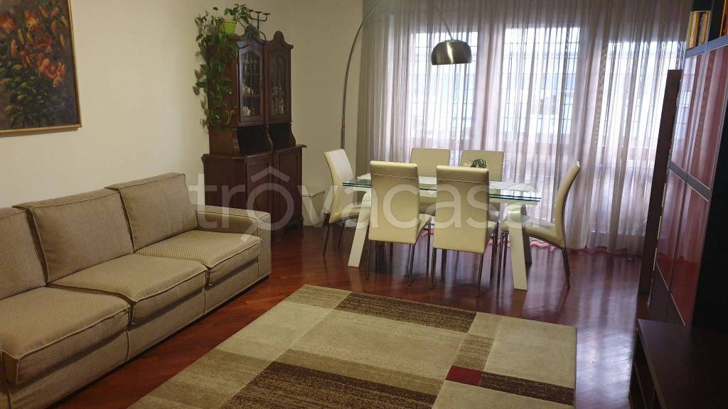 Appartamento in in vendita da privato a Roma via Domenico Lupatelli, 62