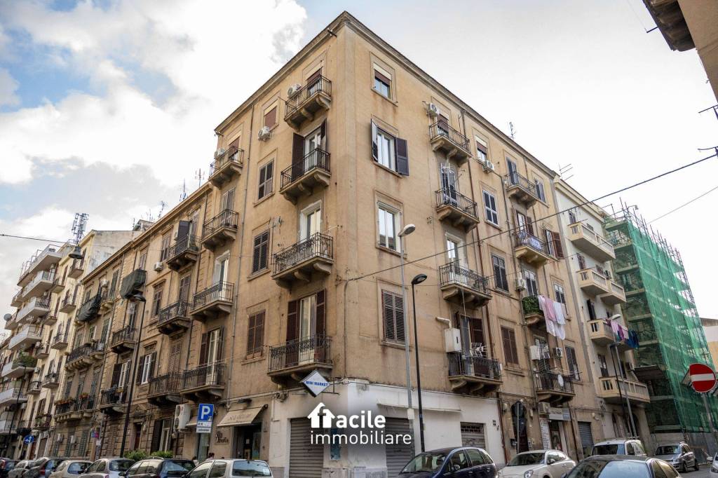 Appartamento in vendita a Palermo via Cosmo Guastella, 2, 90127 Palermo pa, Italia