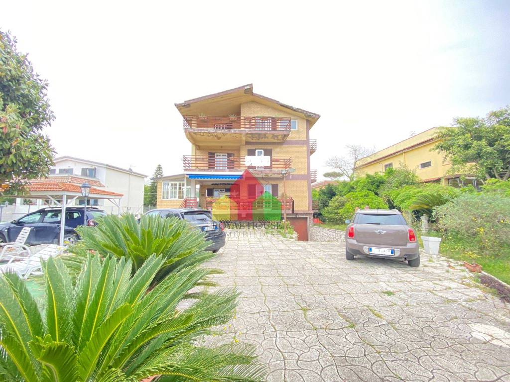 Villa in vendita a Giugliano in Campania via Vicinale Massariola