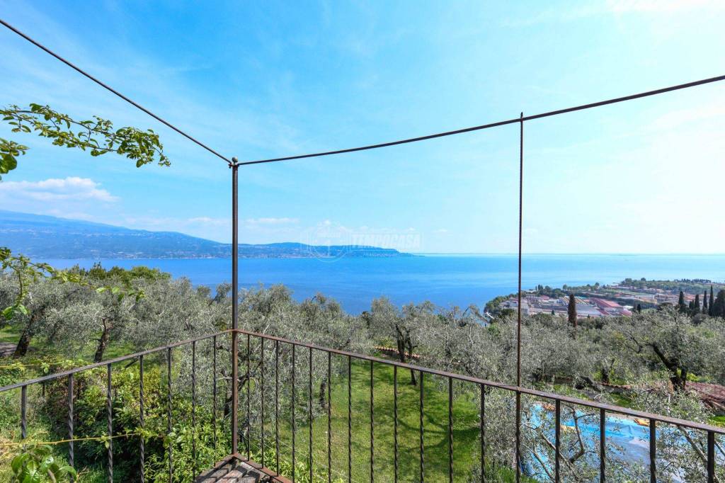 Villa in vendita a Toscolano-Maderno via Genova 5