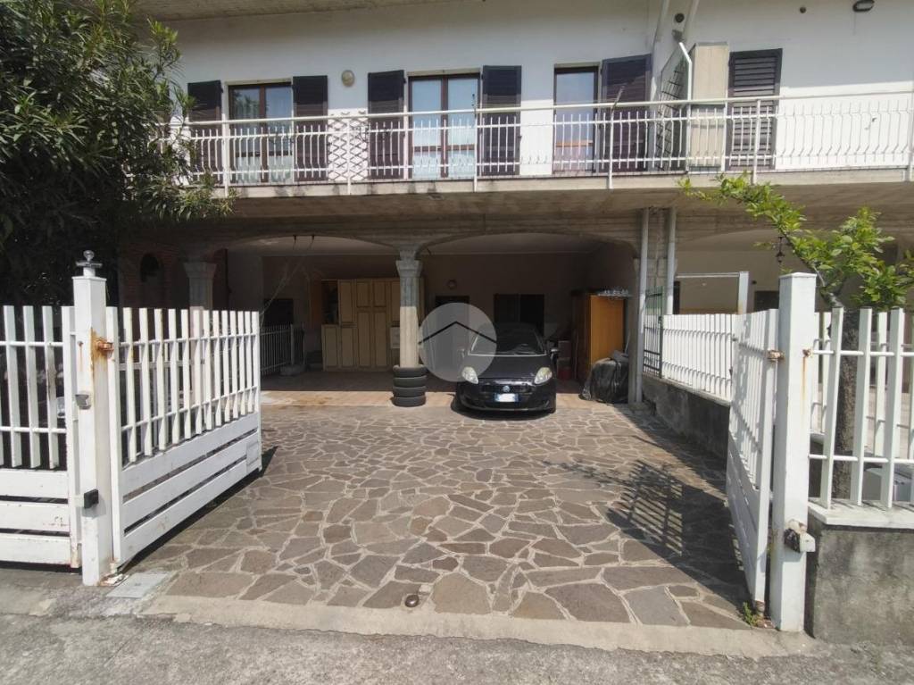 Appartamento in vendita a Bagnatica via Piave, 4