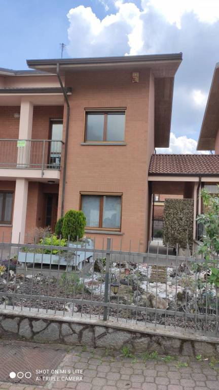 Villa a Schiera in in vendita da privato a Ciriè via Paolo Borsellino, 20