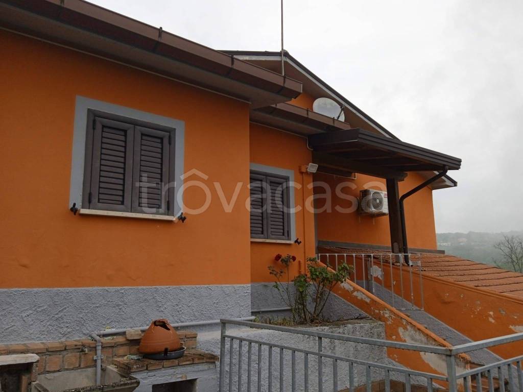 Villa in in vendita da privato a Sant'Angelo dei Lombardi contrada Montanaldo, 24