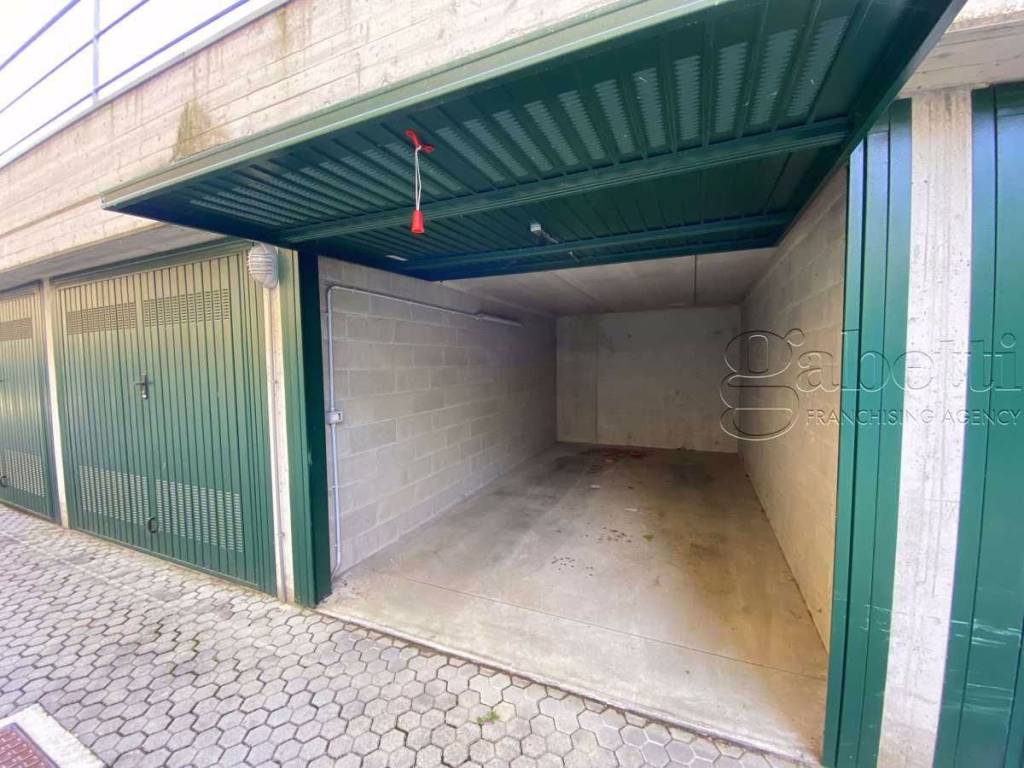 Garage in vendita a Nerviano ticino