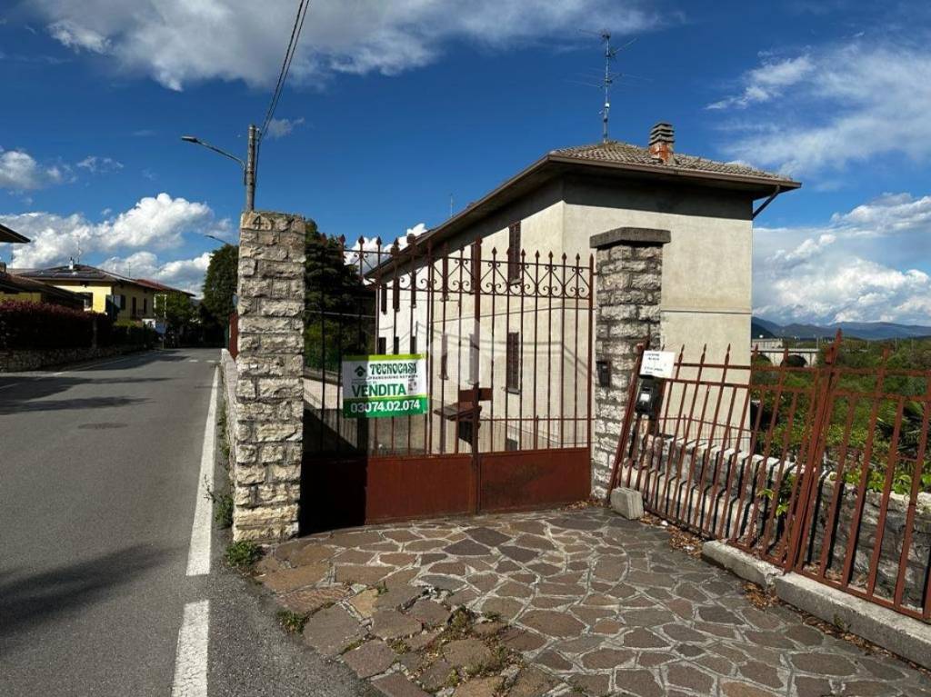 Villa Bifamiliare in vendita a Palazzolo sull'Oglio via Galignani, 4