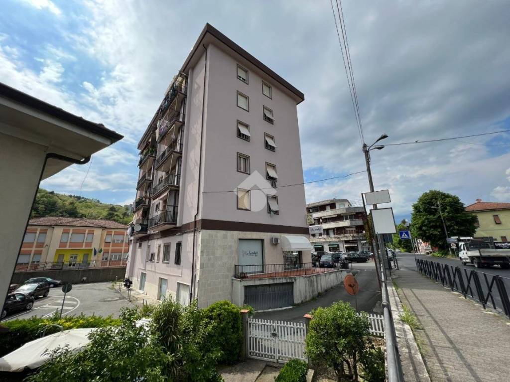 Appartamento in vendita a Follo piazza Giacomo Matteotti, 4