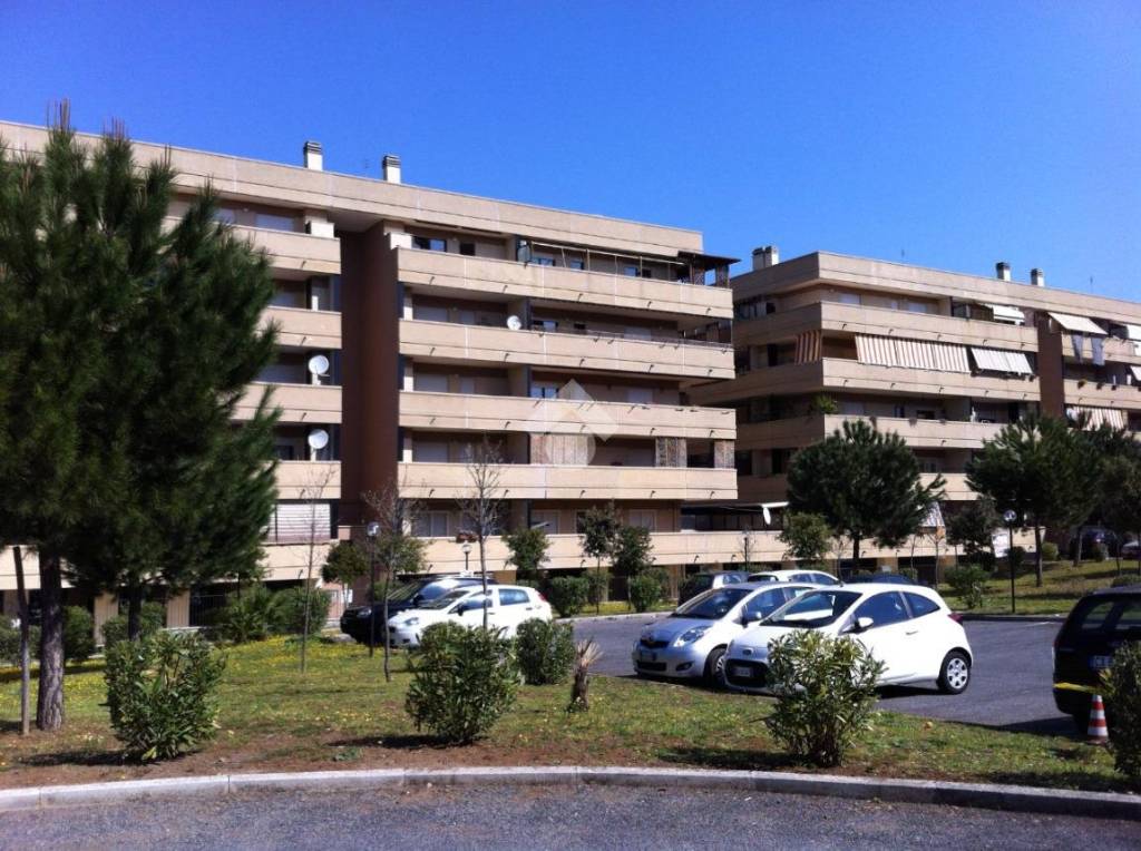 Appartamento in vendita a Roma via Luigi Gastinelli, 222