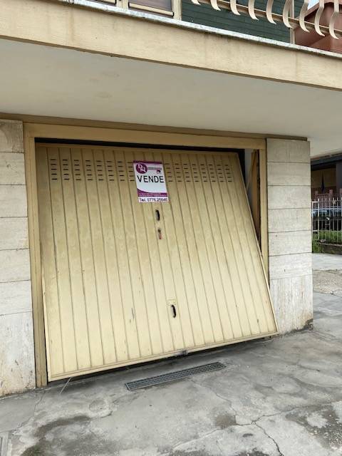 Garage in vendita a Cassino via Rapido