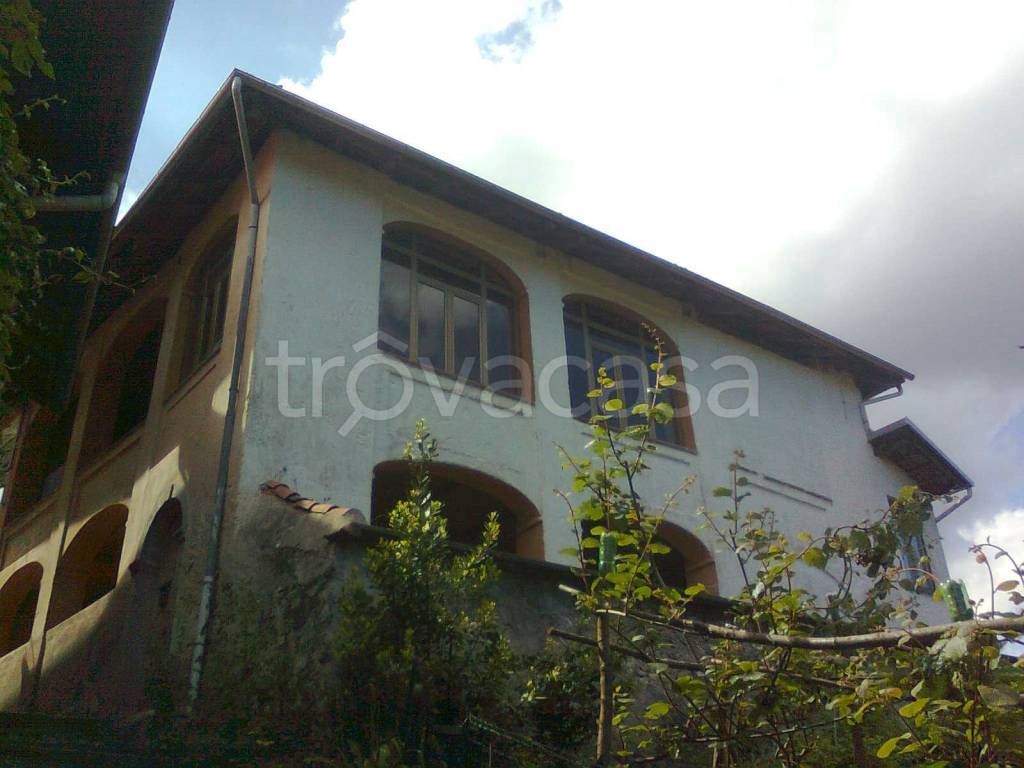 Casa Indipendente in vendita a Cellio con Breia località Orello