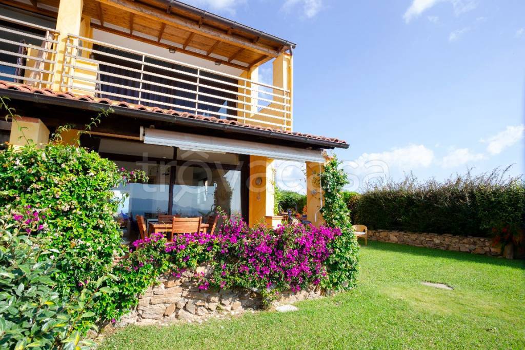 Villa Bifamiliare in in vendita da privato a Golfo Aranci villaggio Terrata