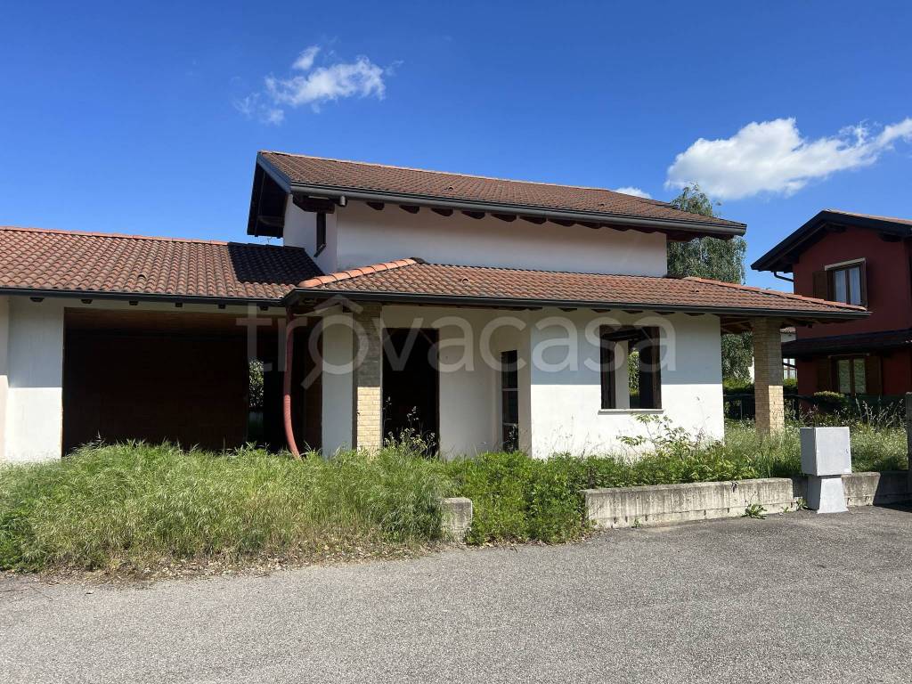 Villa Bifamiliare in vendita a Gattico-Veruno via Fornace