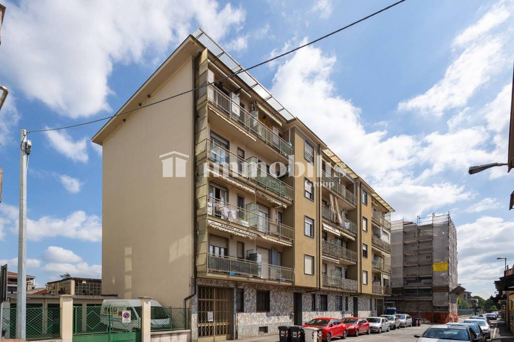 Appartamento in vendita a Grugliasco via Cristoforo Colombo, 69