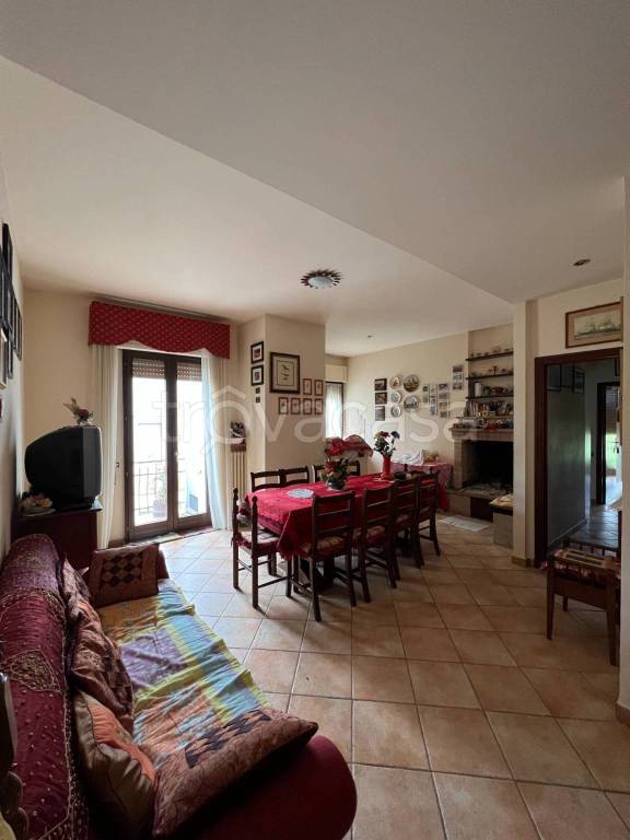 Appartamento in vendita a Monsampietro Morico via Leopardi, 17
