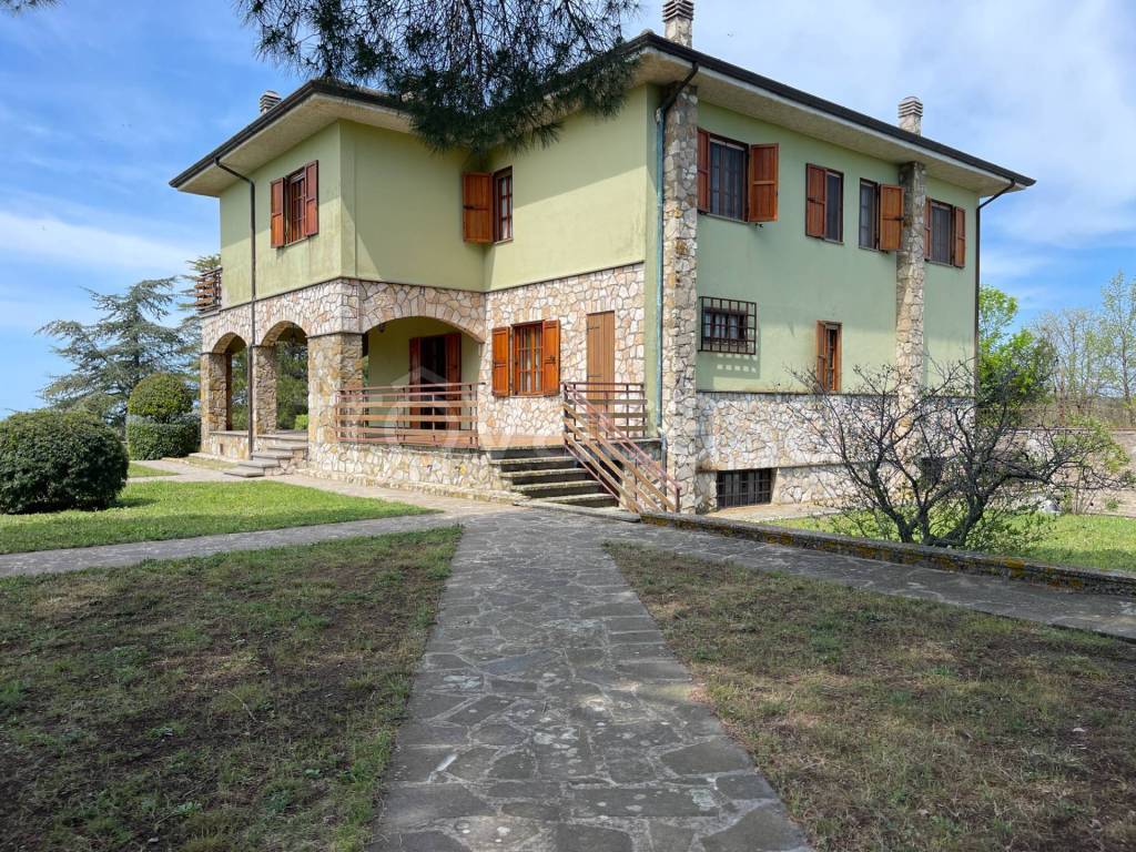 Villa in vendita a Monte Romano via del Torrione