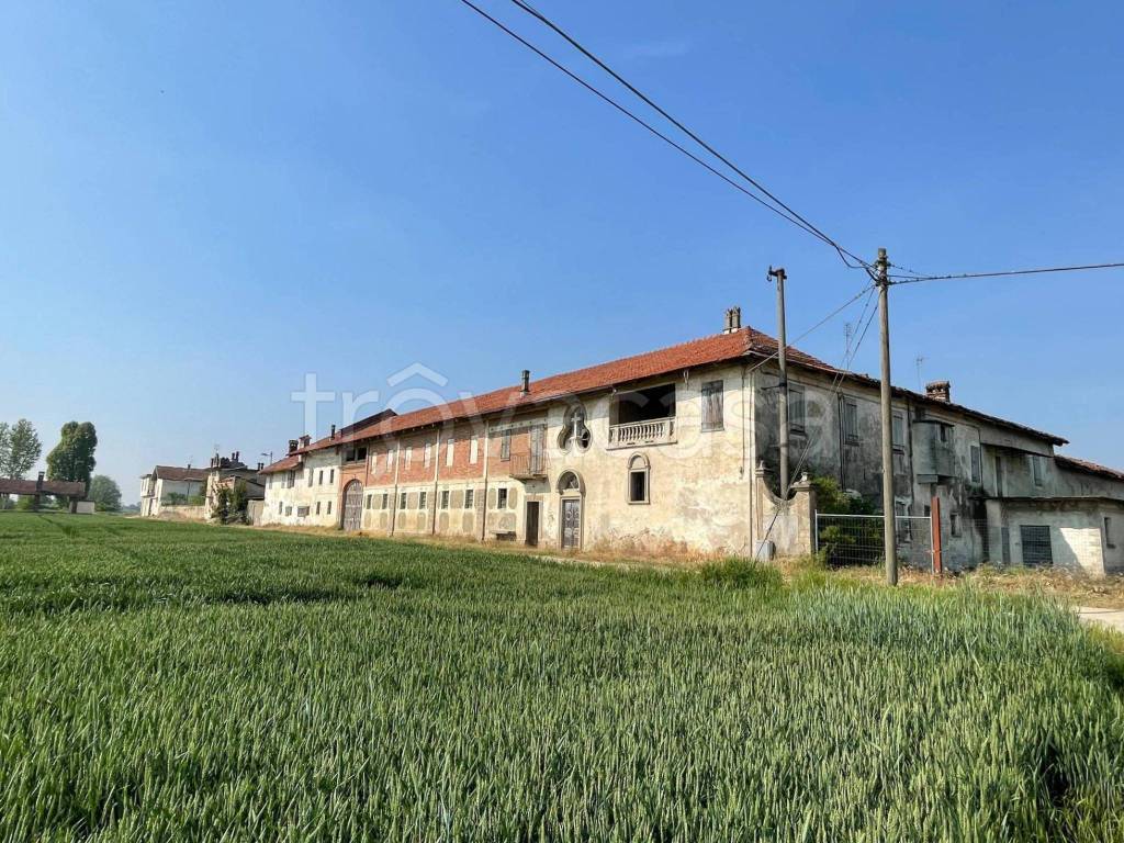 Casale in vendita a Carmagnola via Vernea Piccola