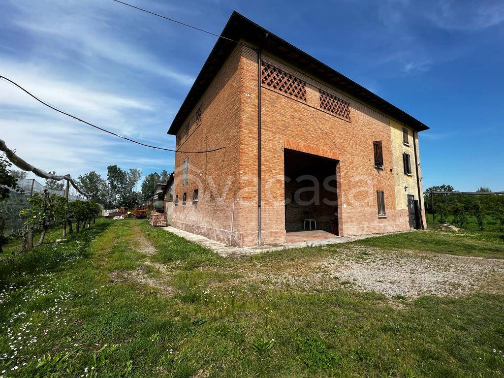 Villa Bifamiliare in vendita a Castelfranco Emilia via Emilia Ovest, 196