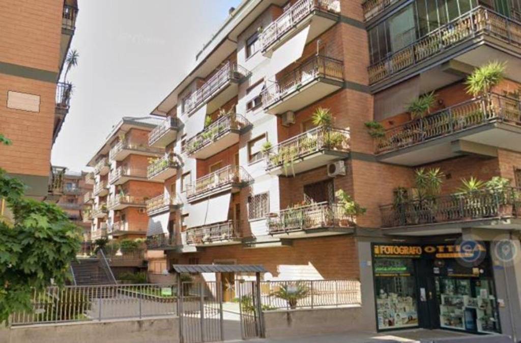 Appartamento in vendita a Roma via collatina, 76