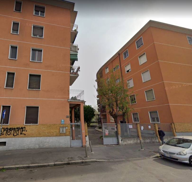 Appartamento all'asta a Milano via Lorenteggio, 209