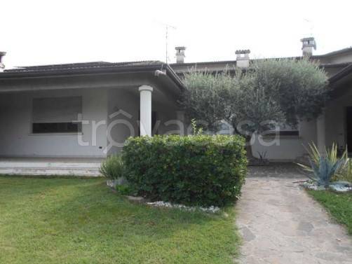 Villa Bifamiliare all'asta ad Asola via Vincenzo Bellini, 18
