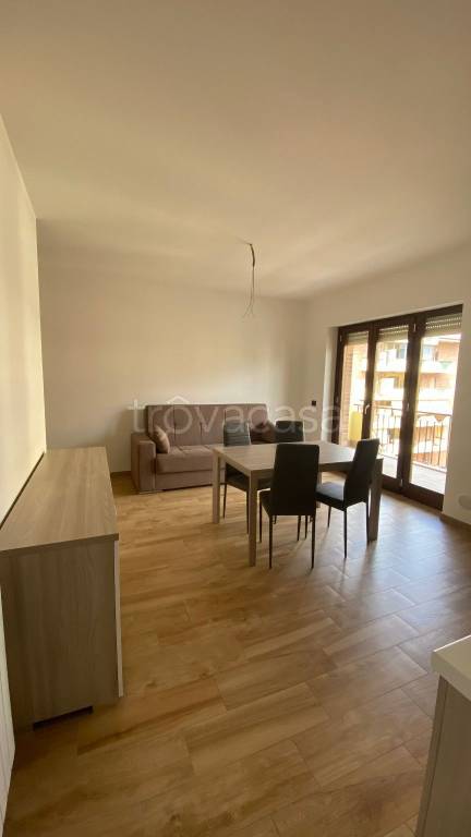 Appartamento in vendita ad Aprilia via Caltanissetta, 49