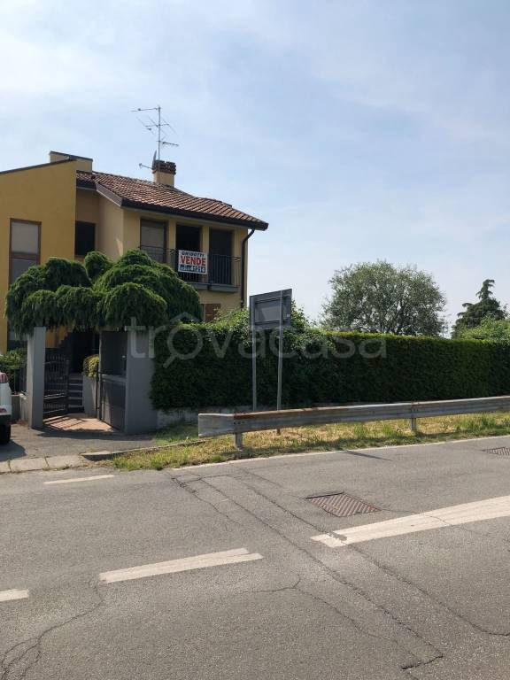 Villa in vendita a Brignano Gera d'Adda via Lurano