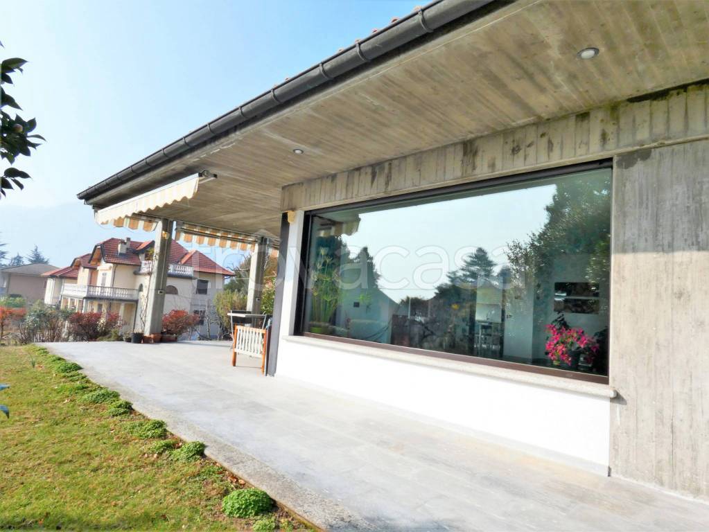 Villa in vendita a Maccagno con Pino e Veddasca via Gualtiero Mulazzi, 1