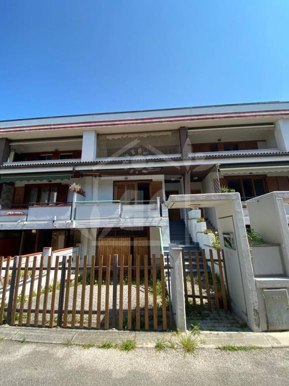 Villa a Schiera in vendita a Pescara via Aldo Moro