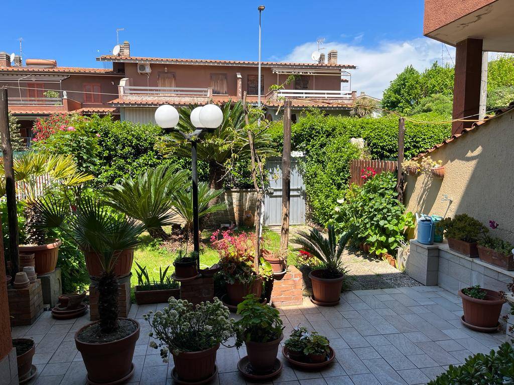 Villa Bifamiliare in vendita a Cerveteri via Amilcare Ponchielli
