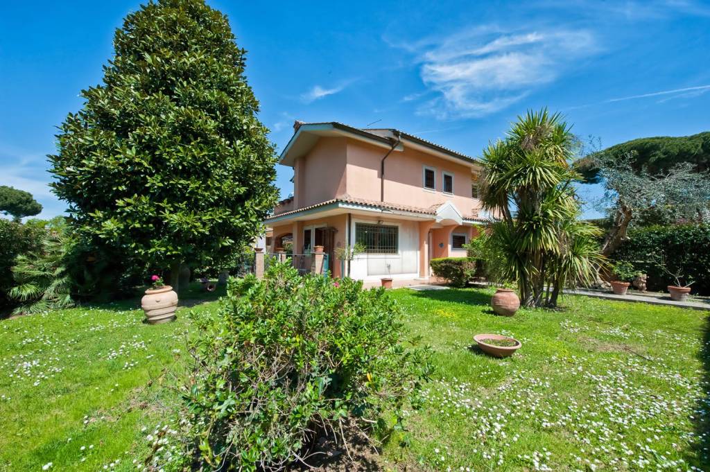 Villa Bifamiliare in vendita a Grottaferrata