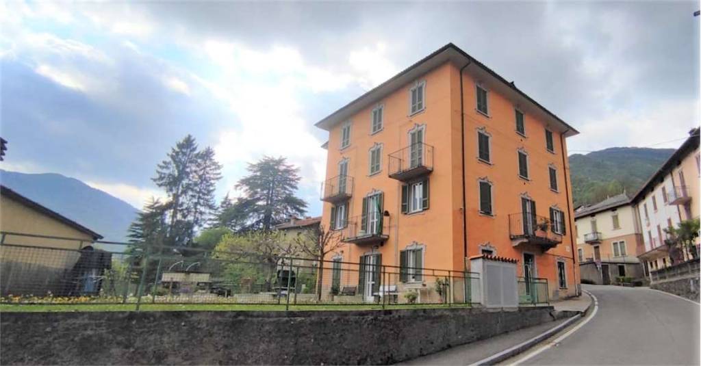 Appartamento in vendita a Vedeseta via Dante Alighieri
