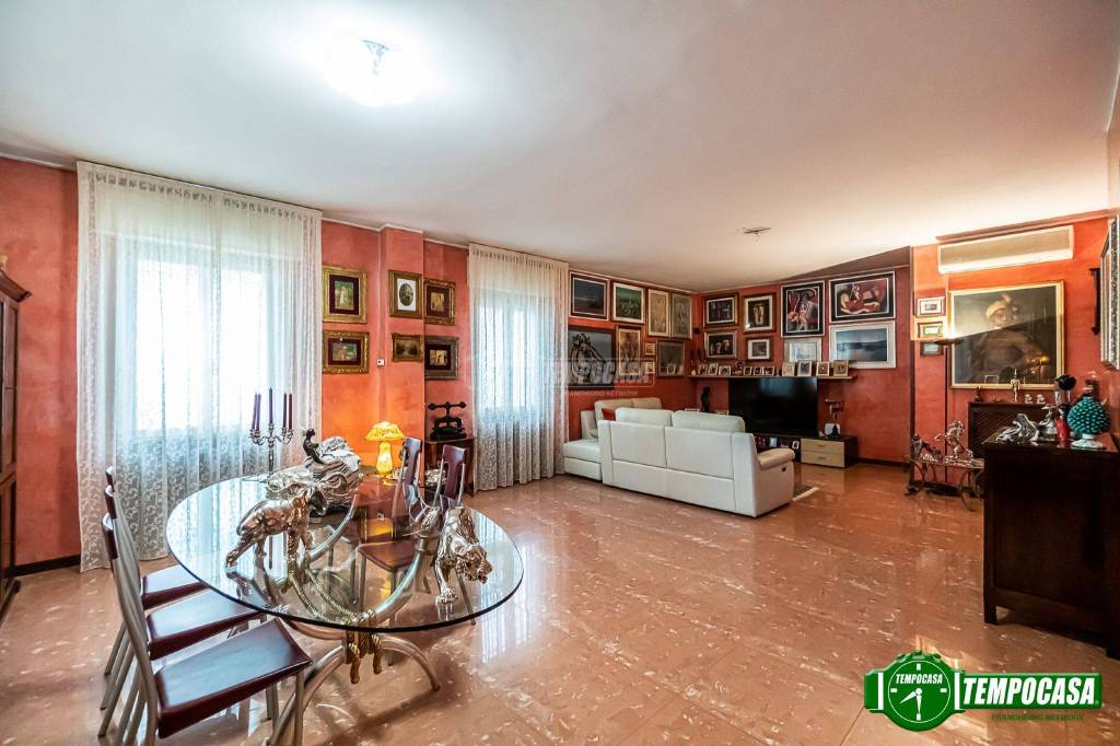 Villa in vendita a Locate di Triulzi via Giacomo Puccini 1