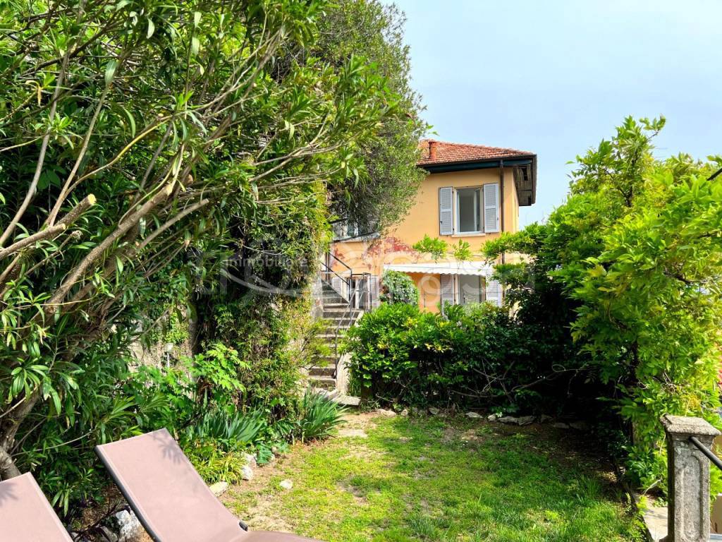 Villa in vendita a Como via salita peltrera