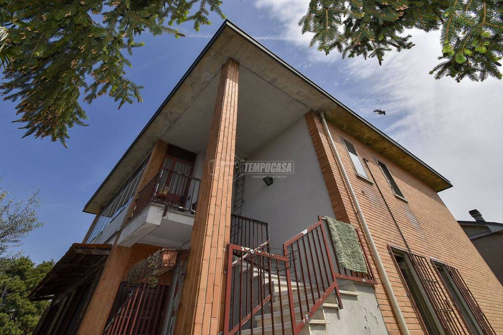 Appartamento in vendita a Rozzano via Ludovico Ariosto
