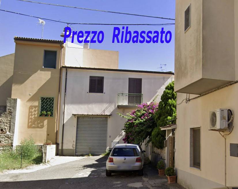 Casa Indipendente in vendita a Borgia traversa Seconda Sabatini, 13