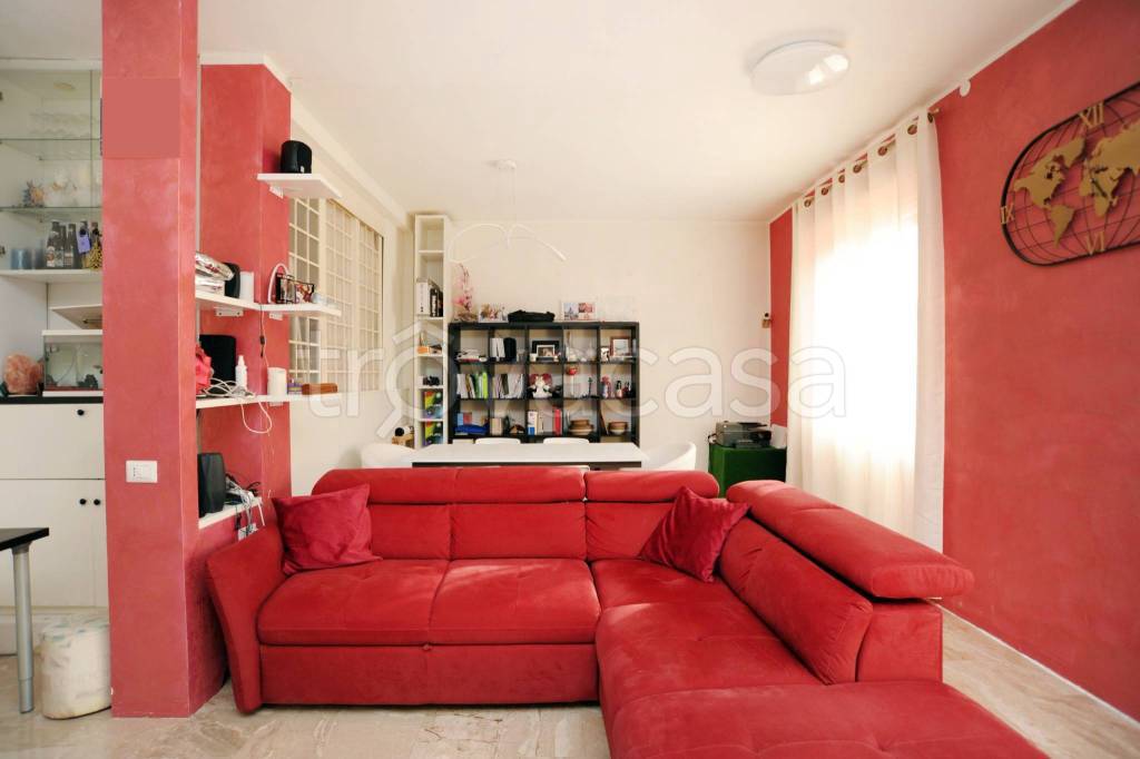 Appartamento in vendita a Milano via dei Biancospini