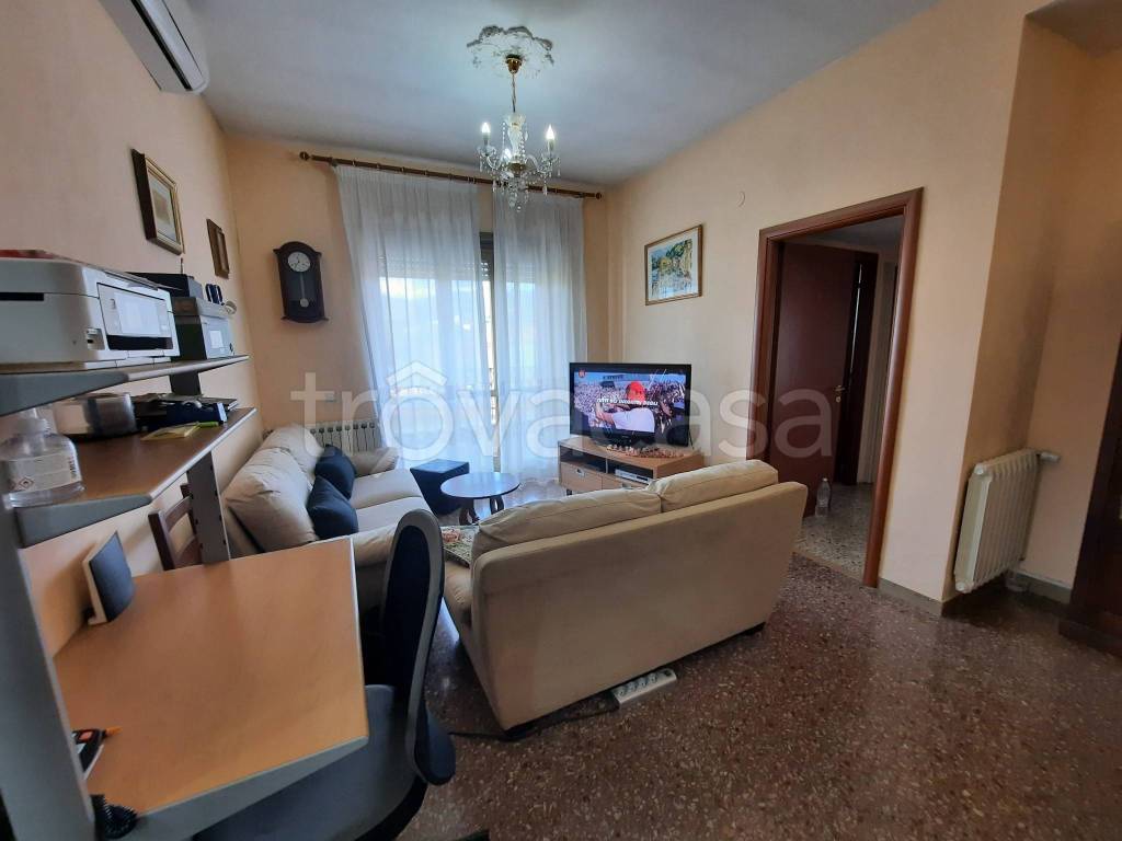 Appartamento in vendita a Tivoli via Giorgio Amendola, 26