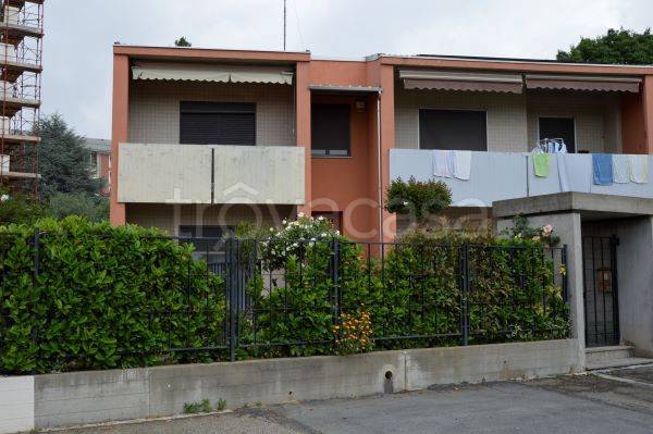 Villa a Schiera in vendita a Vercelli via Francesco Baracca, 43
