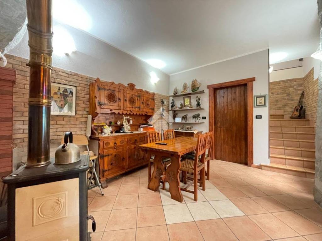 Villa a Schiera in vendita a Vado Ligure via Cunio, 8