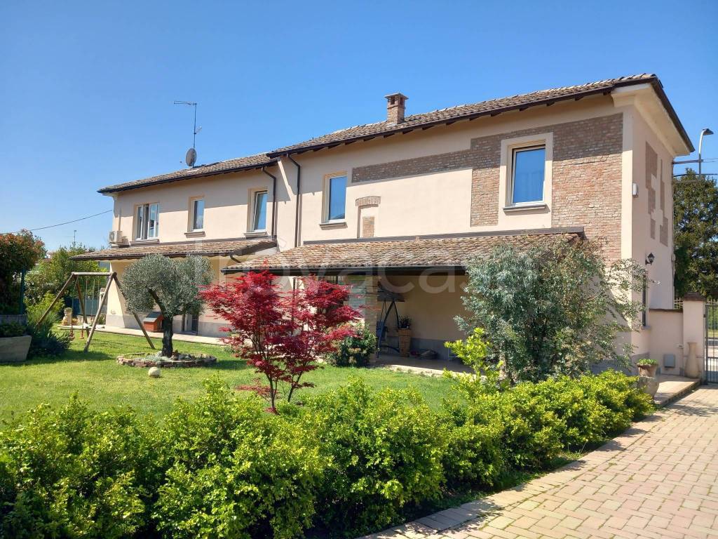 Casa Indipendente in vendita a Casteggio via Alessandro Manzoni, 209