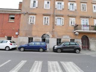 Garage in affitto a muggia via battisti cesare, 12