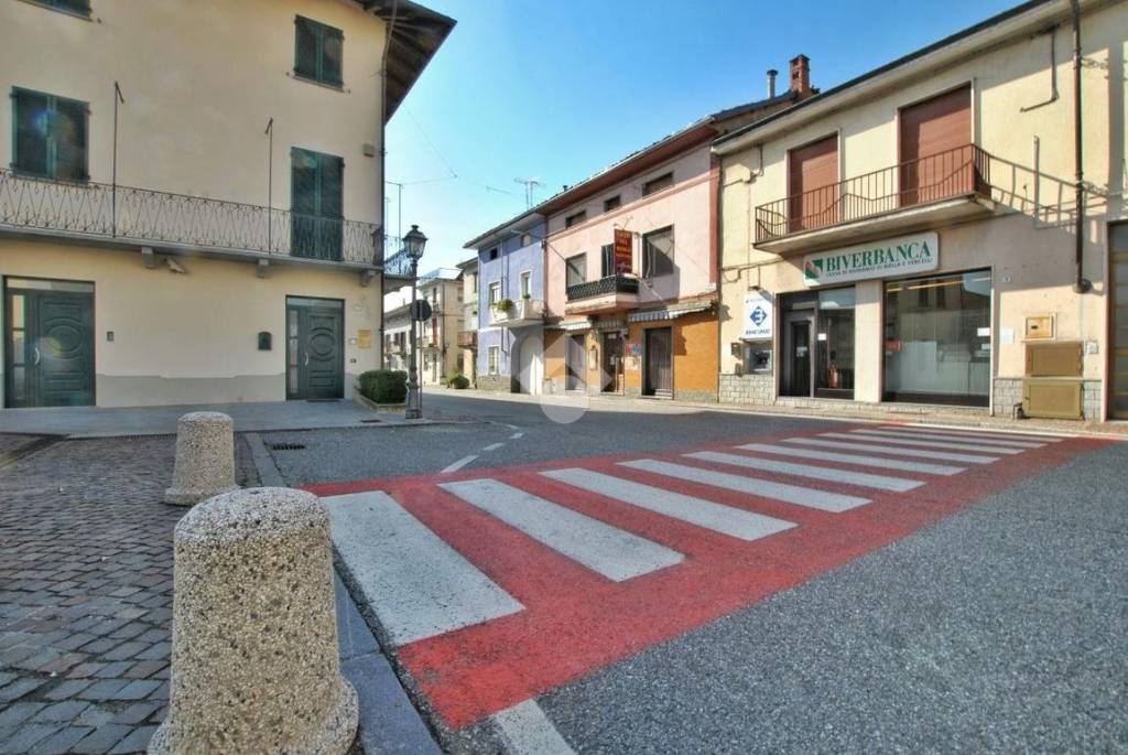 Negozio in vendita a Borgo d'Ale corso Repubblica, 5