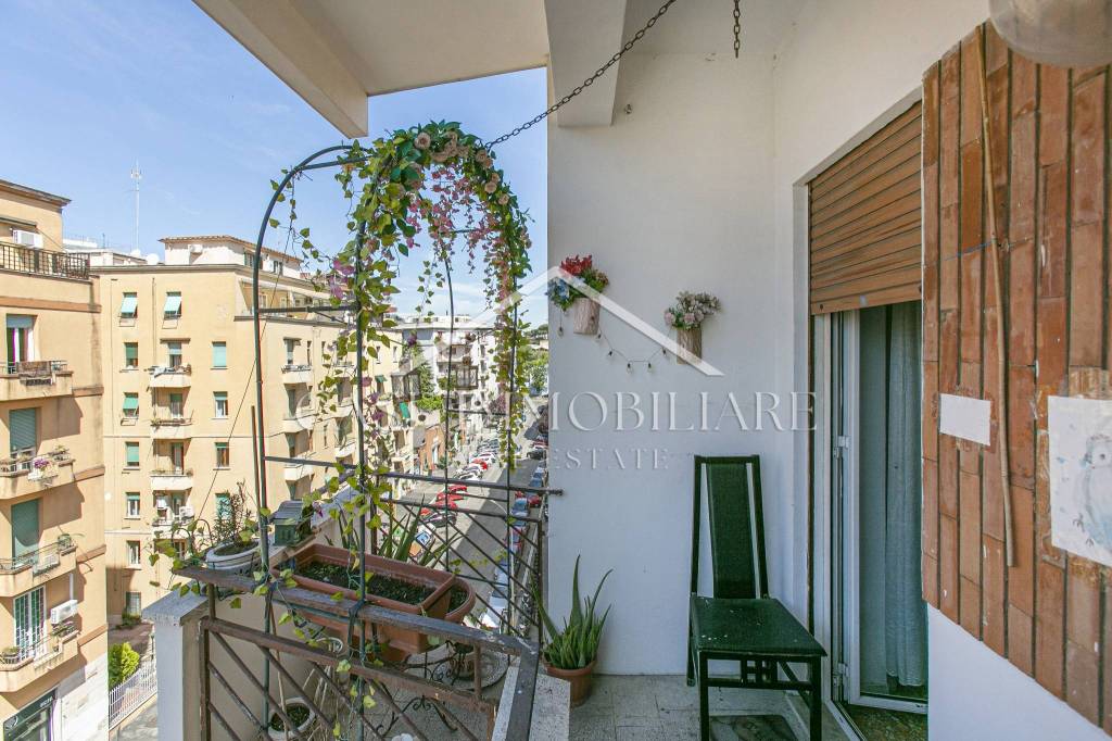 Appartamento in vendita a Roma via Roberto Sanseverino