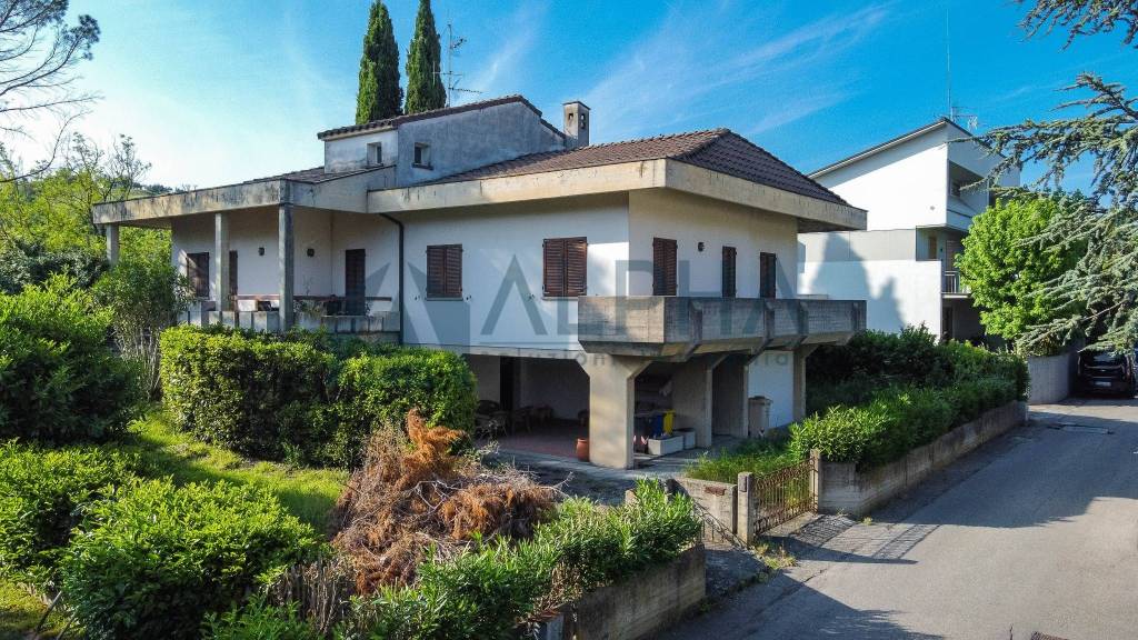 Villa Bifamiliare in vendita a Meldola via Indipendenza