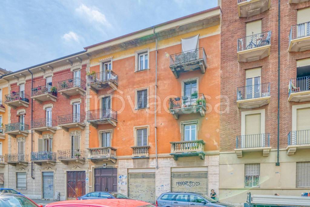 Appartamento in vendita a Torino via Domodossola, 55