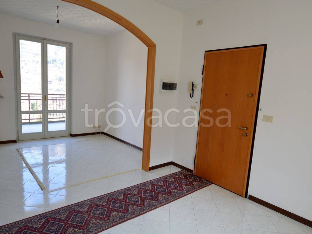 Appartamento in vendita a Casale Corte Cerro via Sant'Anna